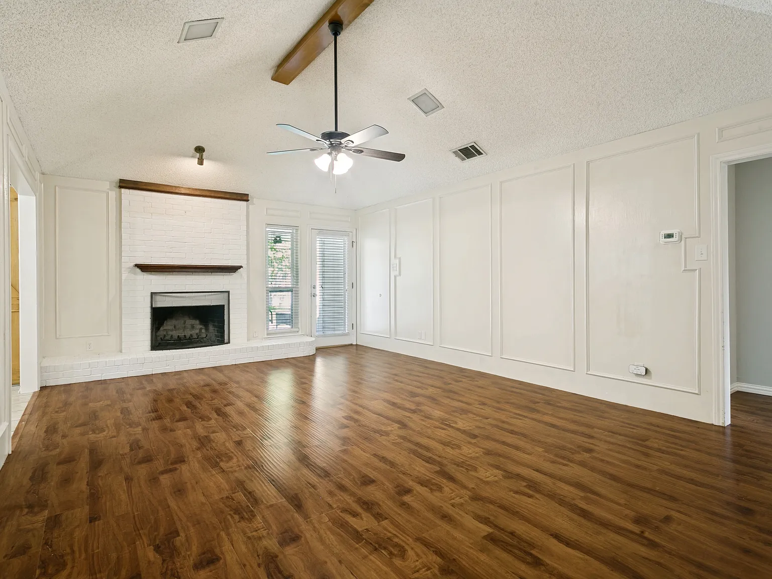 3 bed, 1467 sqft, $2,375 — Photo 3