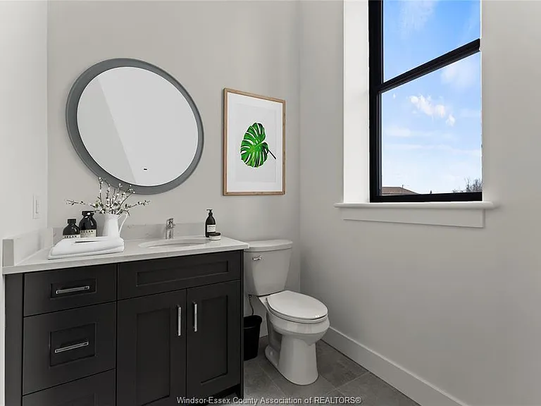 247 Brock St #203 — Photo 4