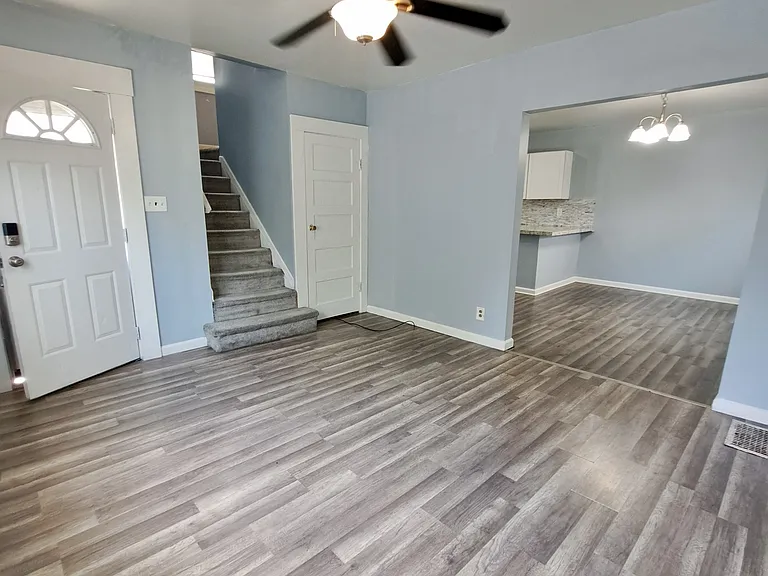 161 S Harbine Ave — Photo 1