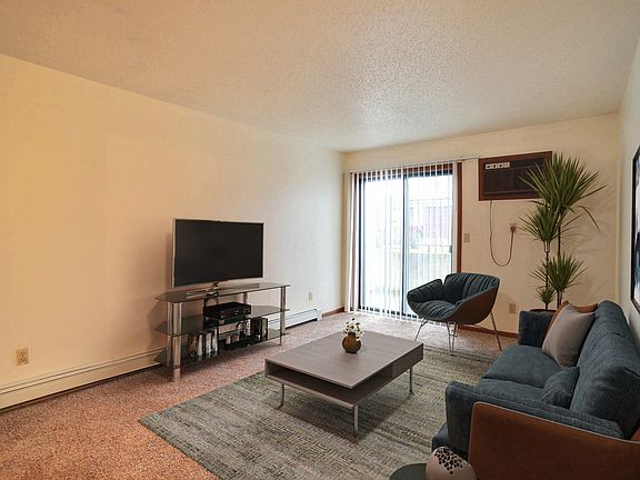 Fargo, ND Westwood Estates Apartments | Living