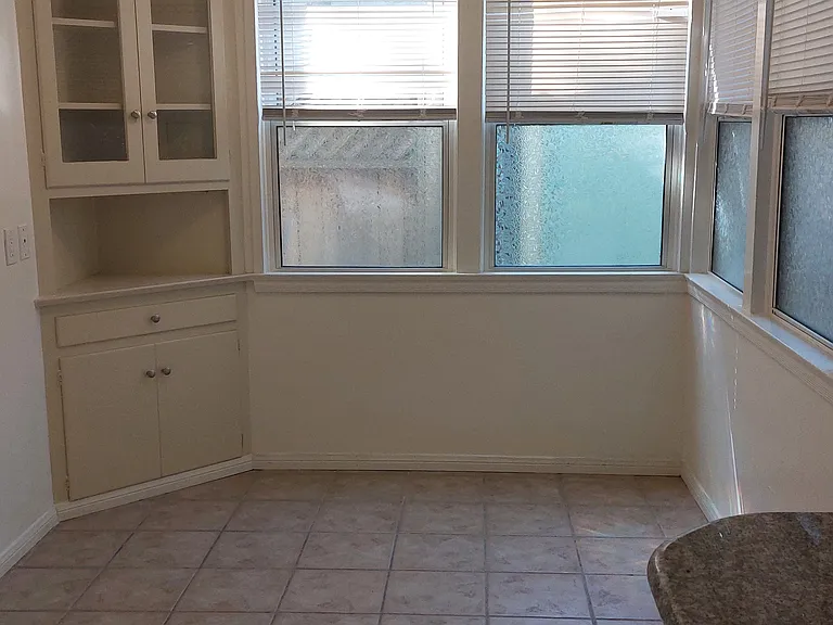 2107 Stewart St — Photo 6