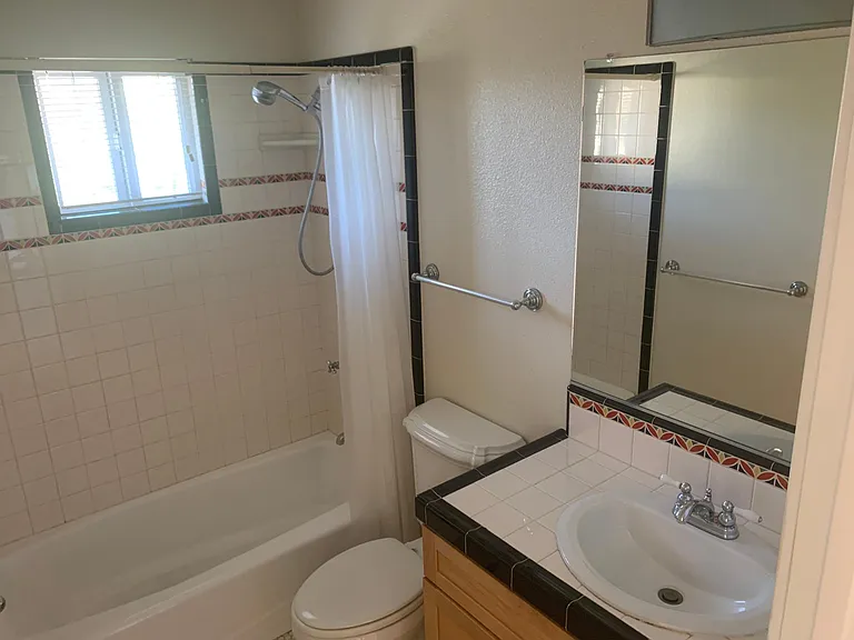 762 High St #B — Photo 10
