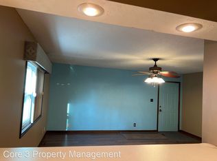 2830 Piper Rd, Springfield, IL 62707