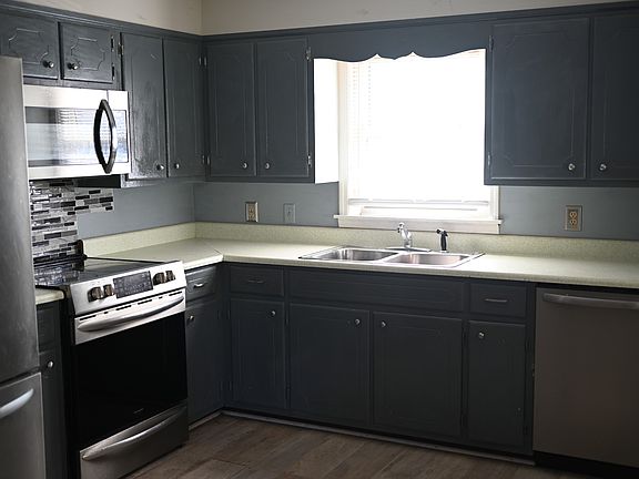 3rd image of 109 2nd Ave N