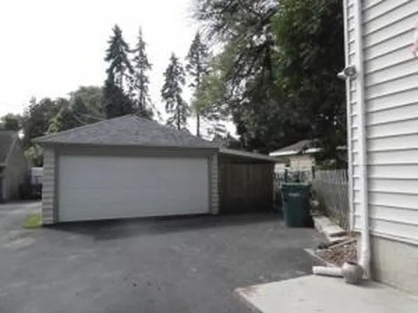 311 W 3rd St, Beaver Dam, WI 53916