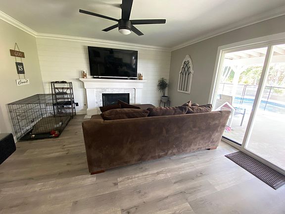 2nd image of 6355 N Ventura Ave