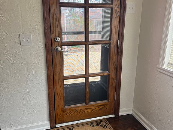 2nd image of 3317 Woodlawn Ave