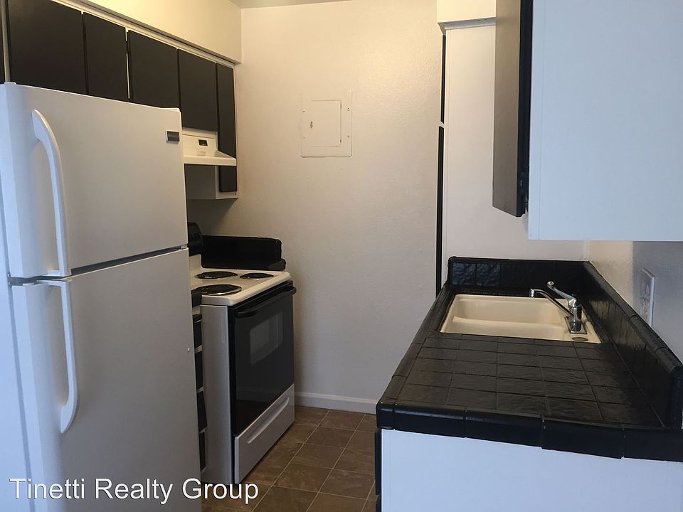 2nd image of 1971 Kelly Ave APT 7