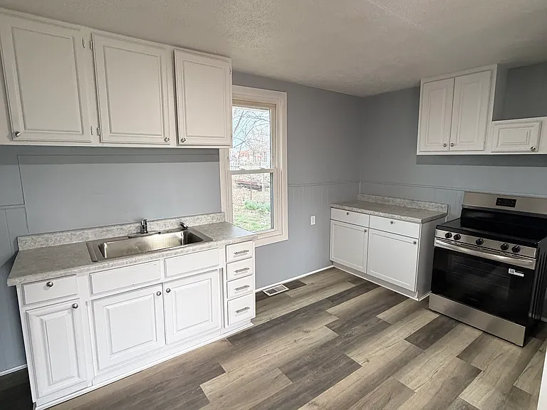 1713 Bank Pl SW — Photo 4