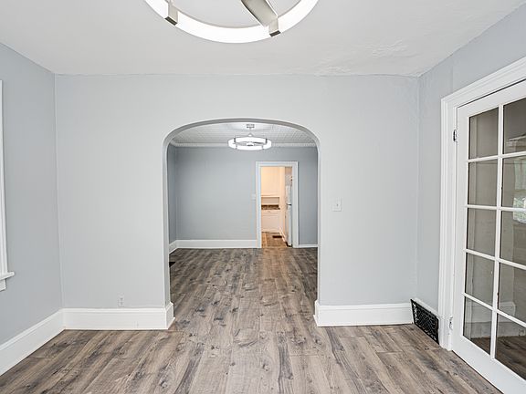 4th image of 426 N Lake St #3