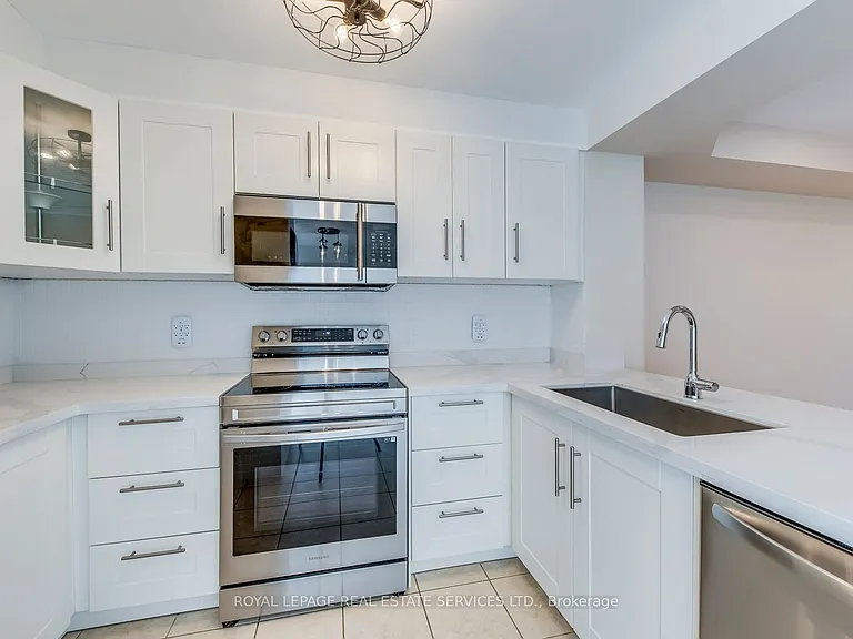 204 Roxton Rd — Photo 13