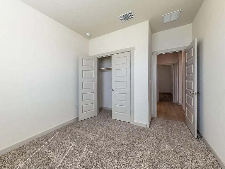 2416 Tucker Ln — Photo 11