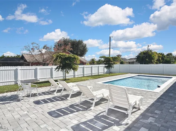 207 SE 2nd Ave, Cape Coral, FL 33990
