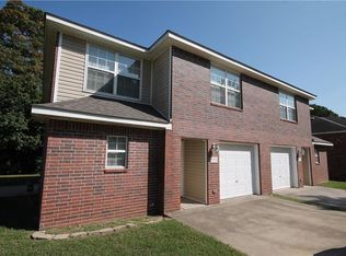1778 N Evening Shade Dr, Fayetteville, AR 72703