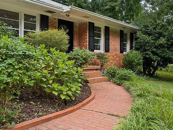 2nd image of 5028 Tilly Mill Rd