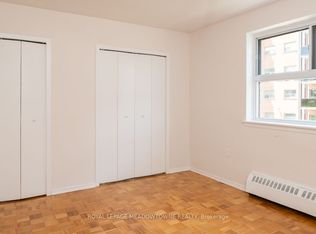 1017 Seneca Ave #209, Mississauga, ON L5G 3X5