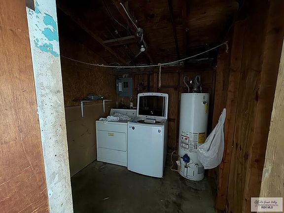 4th image of 2624 Columbus Dr