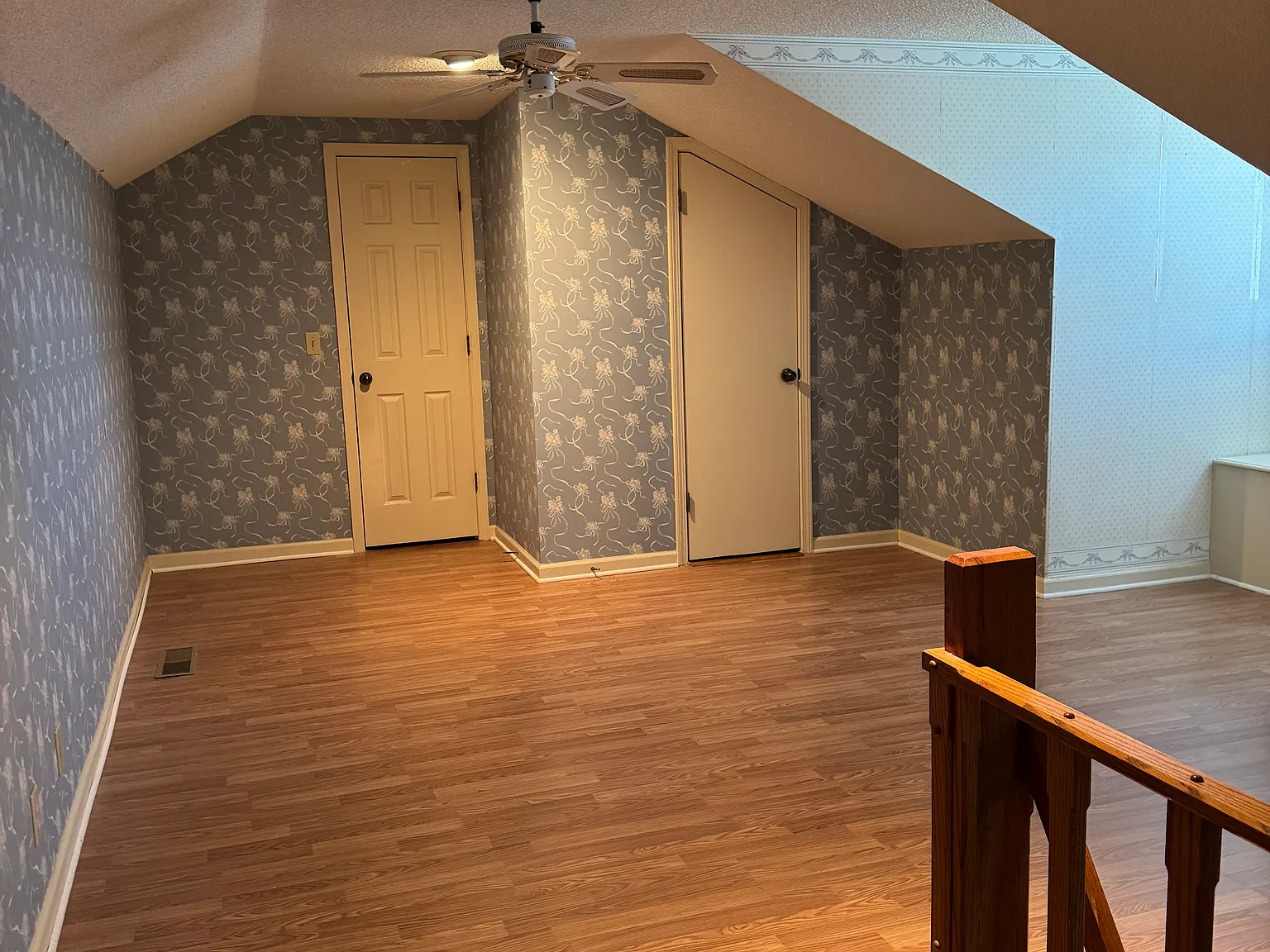 3 bed, 1.5 bath, 1300 sqft, $1,350 — Photo 2