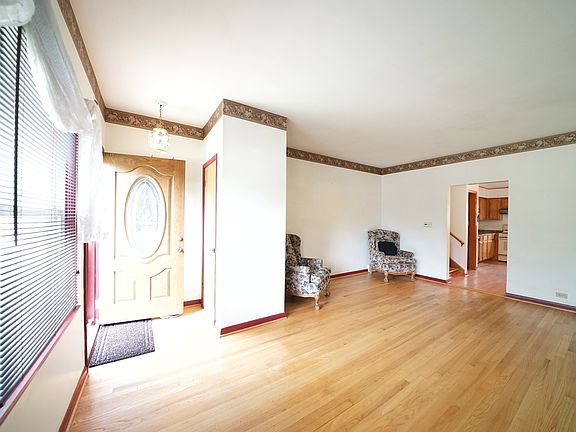2nd image of 1080 Irwin Ave
