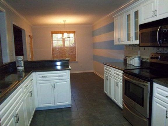 5th image of 2710 Devereux Dr