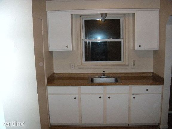 1570 Liberty Lincoln pk, mi 065