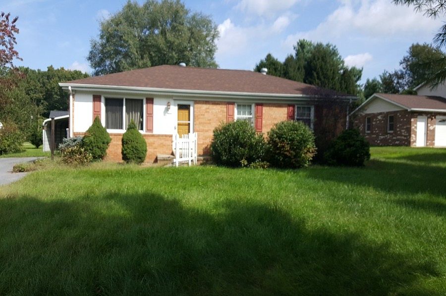 1st image of 60 La Salle Dr