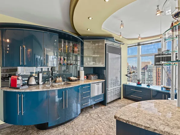 160 West 66th Street image 5 of 13