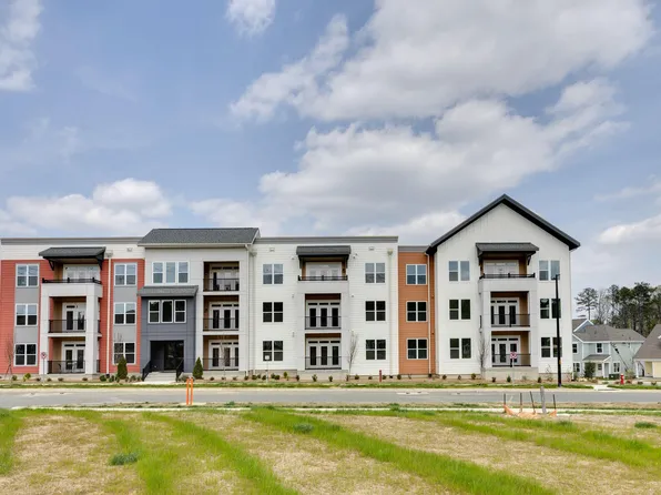 400 Blackwell Dr #205, Chapel Hill, NC 27514