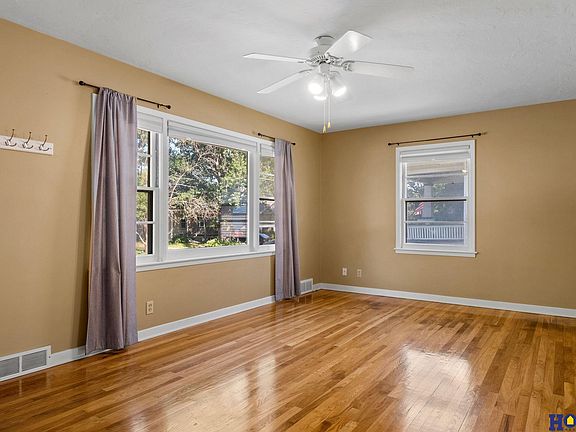 4th image of 1344 N 39th St