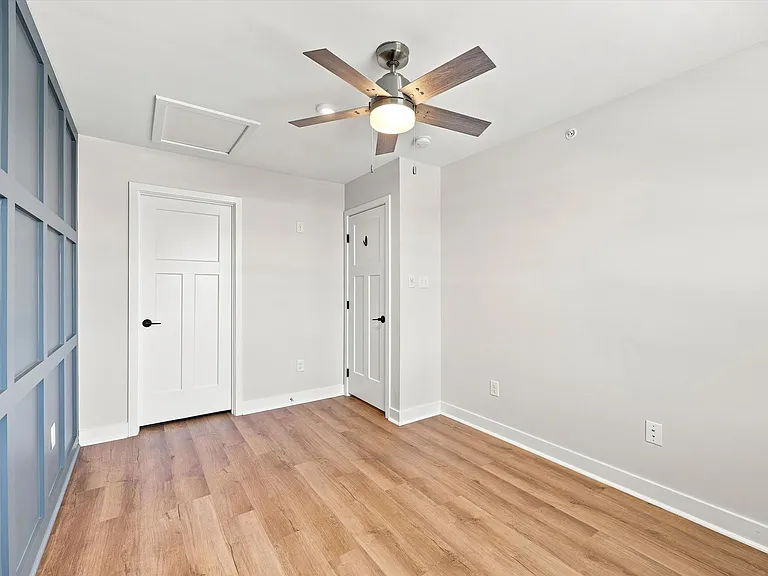 523 E Union St — Photo 19