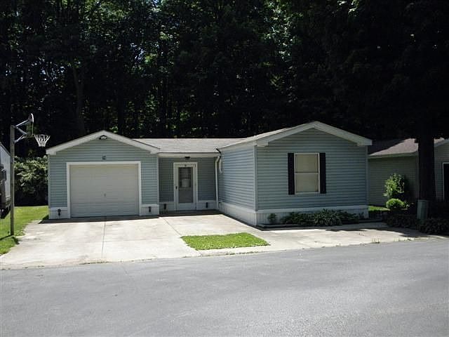 1st image of 29 Julia Dr