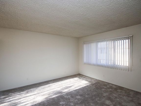 5th image of 686 Earlham St #5