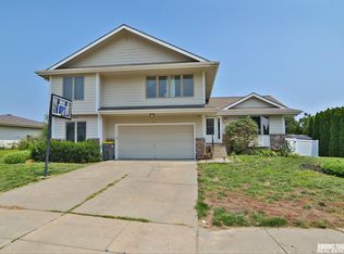 1924 W Apricot Ln, Lincoln, NE 68522