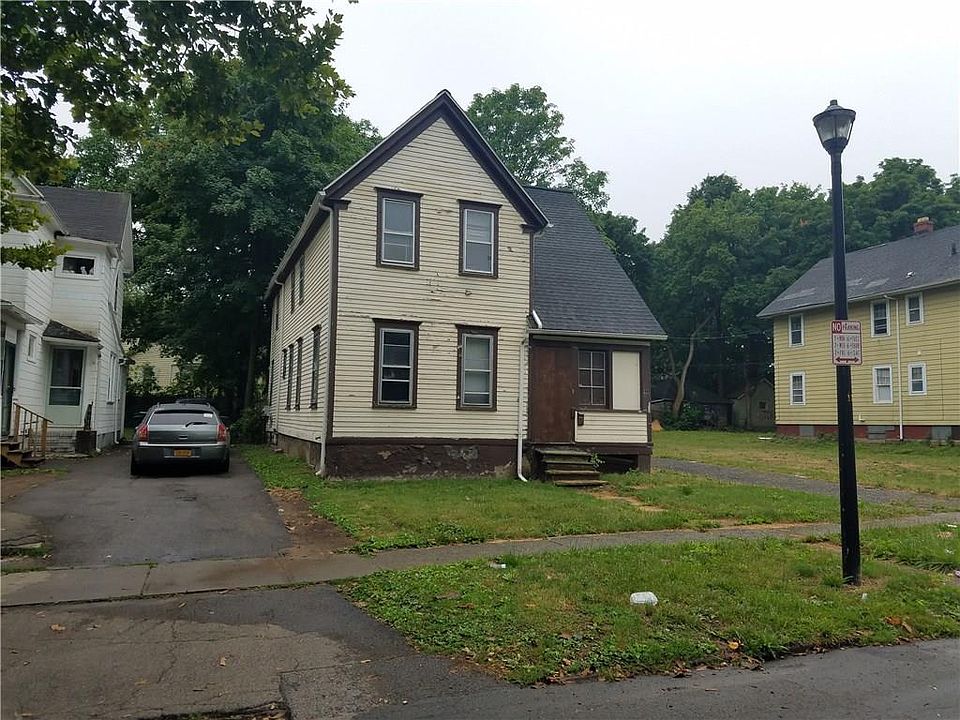 2nd image of 223 Avenue C