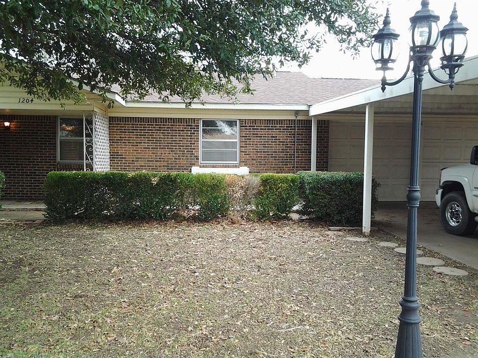 1st image of 1204 SE 21st St