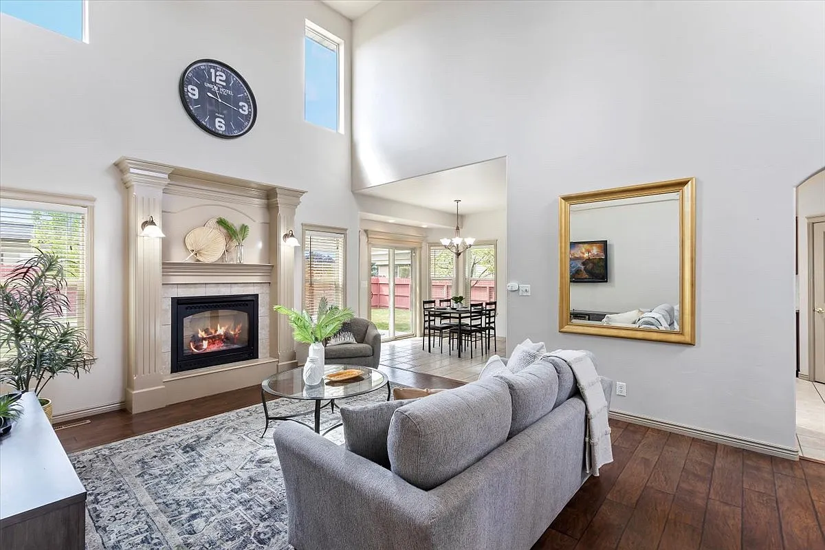 4 bed, 2522 sqft, $2,350 — Photo 4