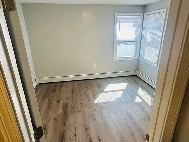 778 Plainfield St — Photo 4