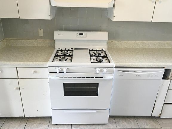 4th image of 1716 N Inglewood St
