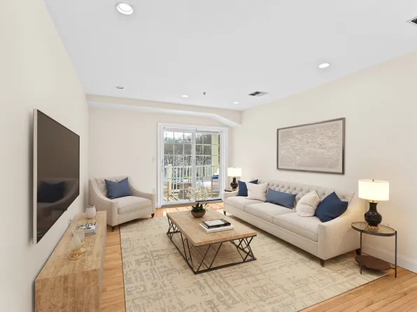 328 Copeland St APT 2C, Quincy, MA 02169