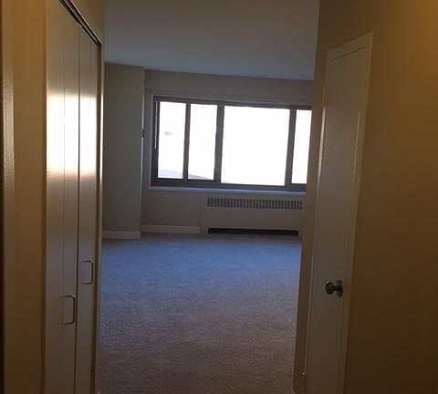 3rd image of 1249 N Astor St #1810
