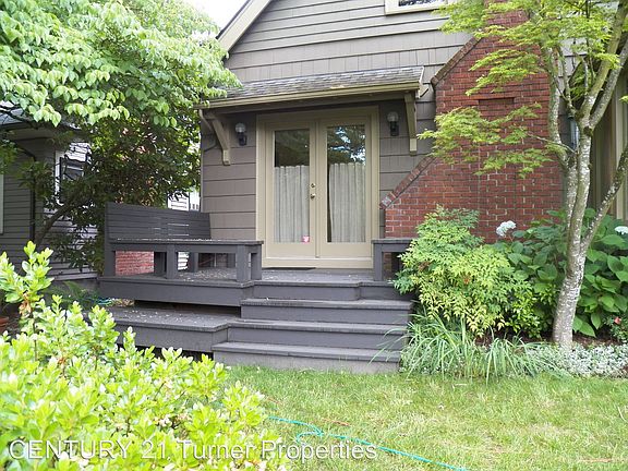 4th image of 2209 NE Klickitat St