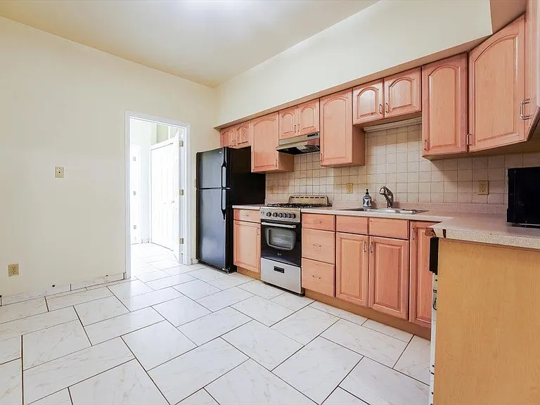 1020 Park Ave #8 — Photo 8
