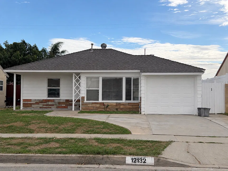 12132 Kenney St