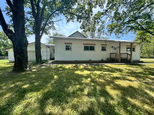 726 Mcnatt Avenue, Aurora, MO 65605