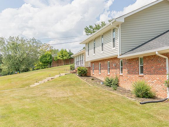 3rd image of 1003 Brynewood Park Dr