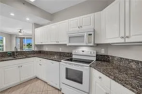 6560 Huntington Lakes Cir #101 — Photo 34