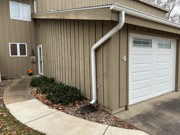 205 Ohio St APT 4, Decorah, IA 52101