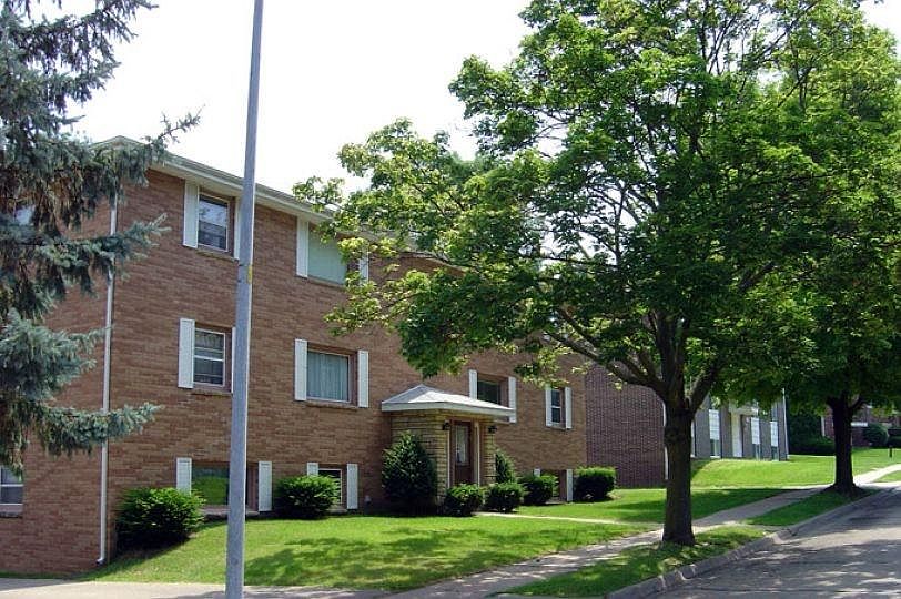 1st image of 2960 Wildwood Dr APT 4