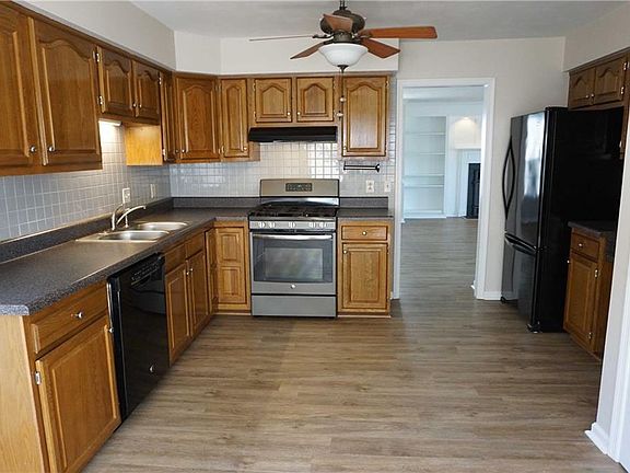 3rd image of 3169 Winterberry Ln