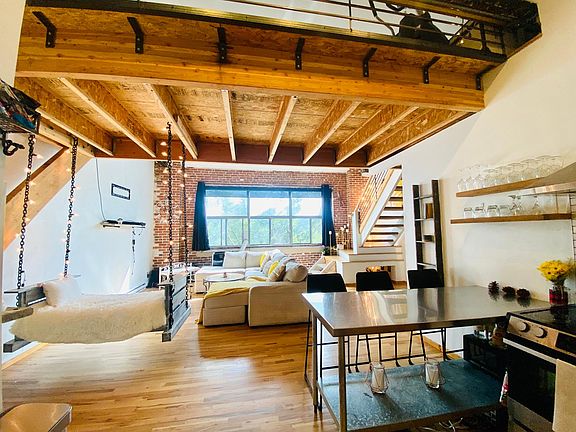 5th image of 3309 Blake St Suite 206